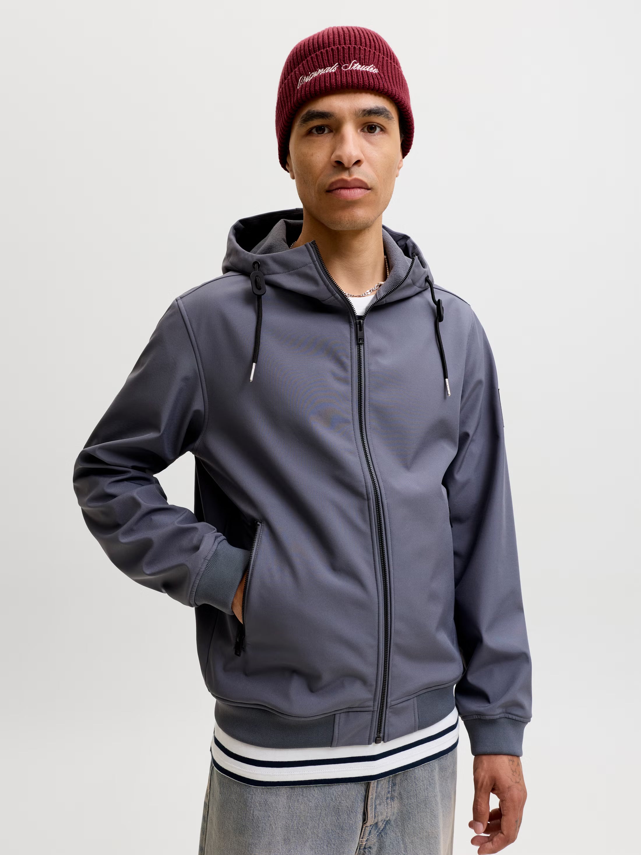 Jack&Jones Basic Softshell Hooded Jacket in Grey / Turbulence