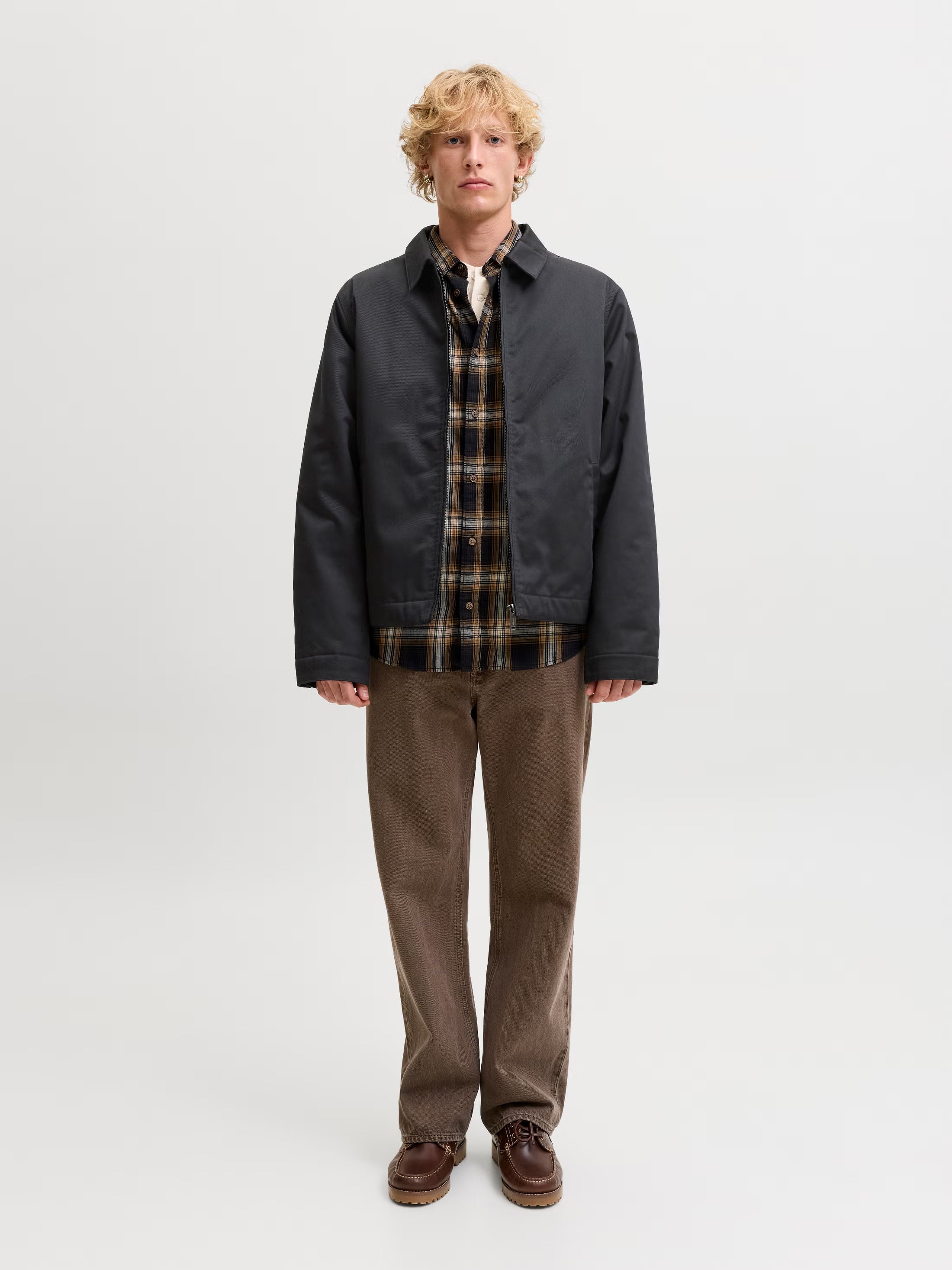 Jack&Jones Colton Padded classic workwear Jacket in Black / Black