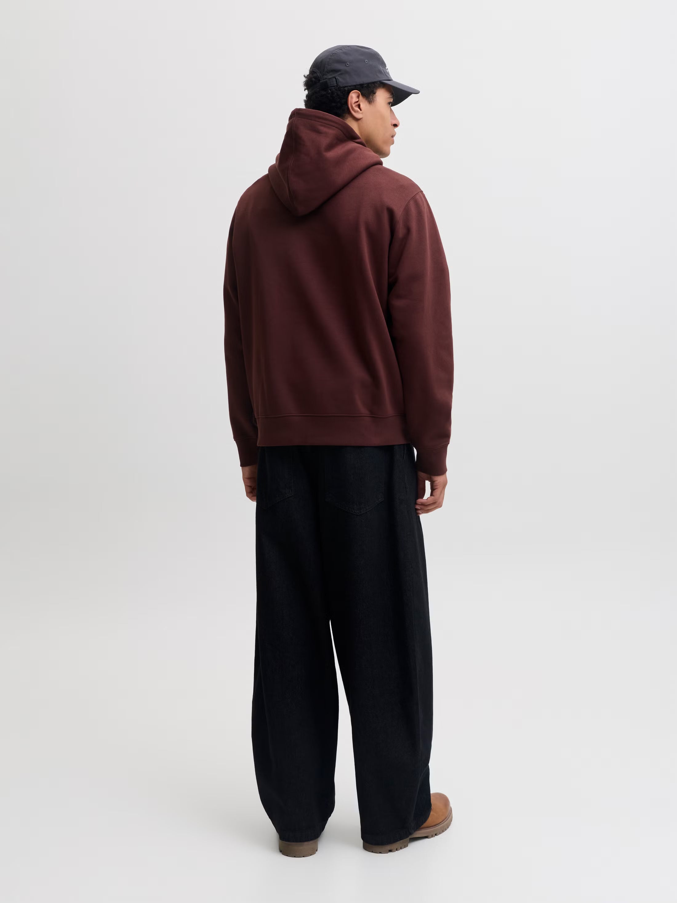 Jack&Jones Star Logo Hoodie in Purple / Bitter Chocolate