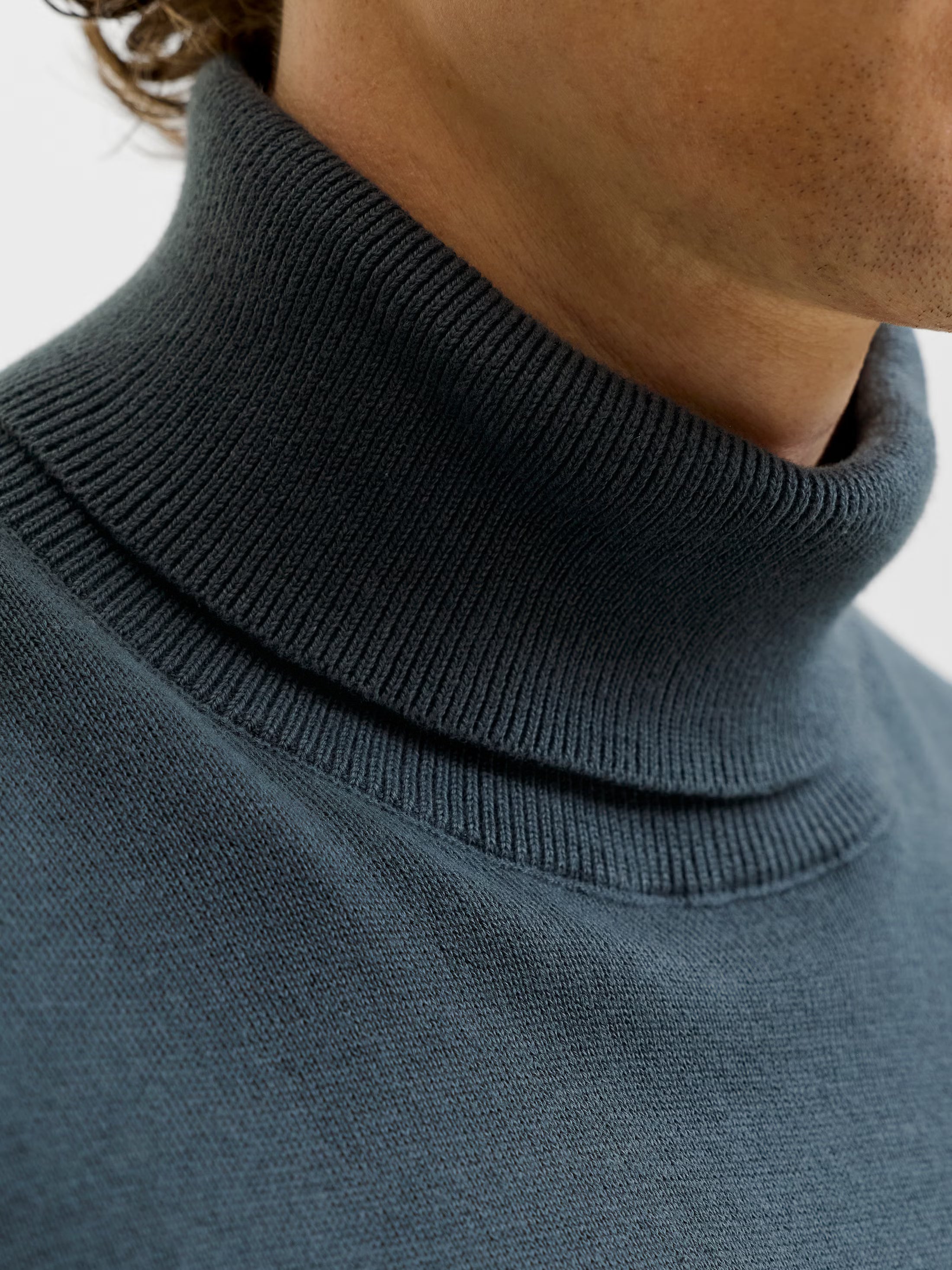 Jack&Jones Plain Turtleneck Basic Roll in Blue / Turbulence