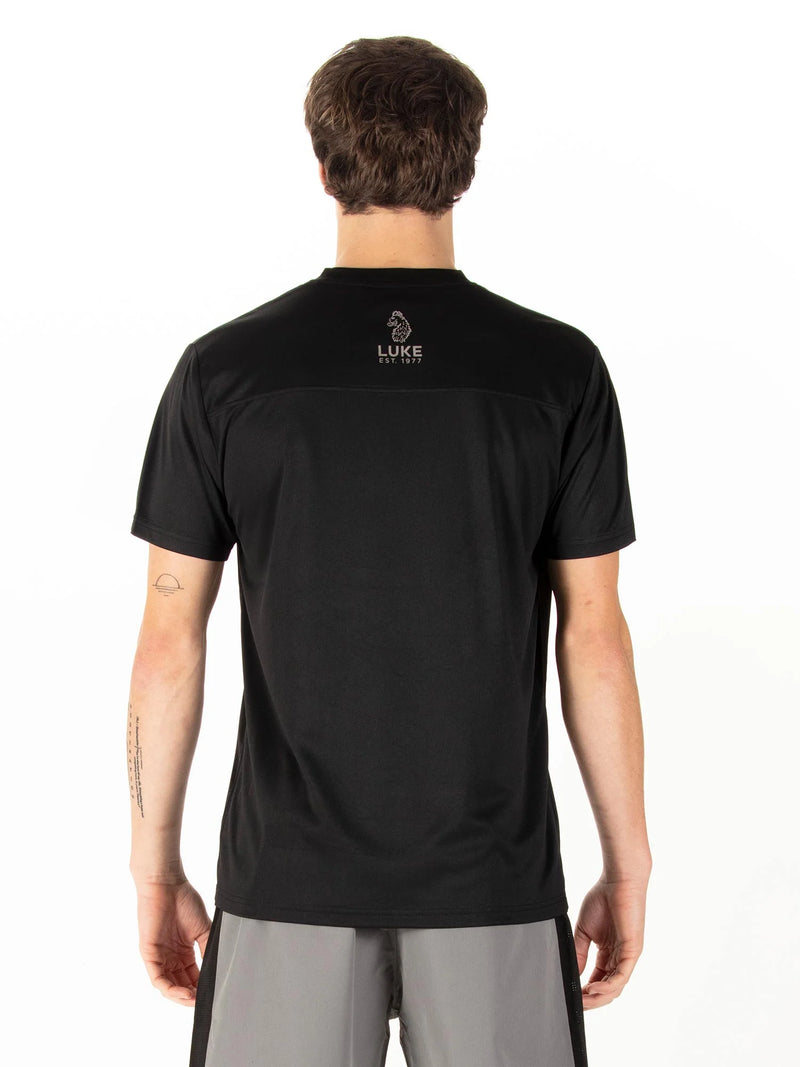 Luke Est 1977 PEAK PERFORMANCE T-SHIRT - BLACK