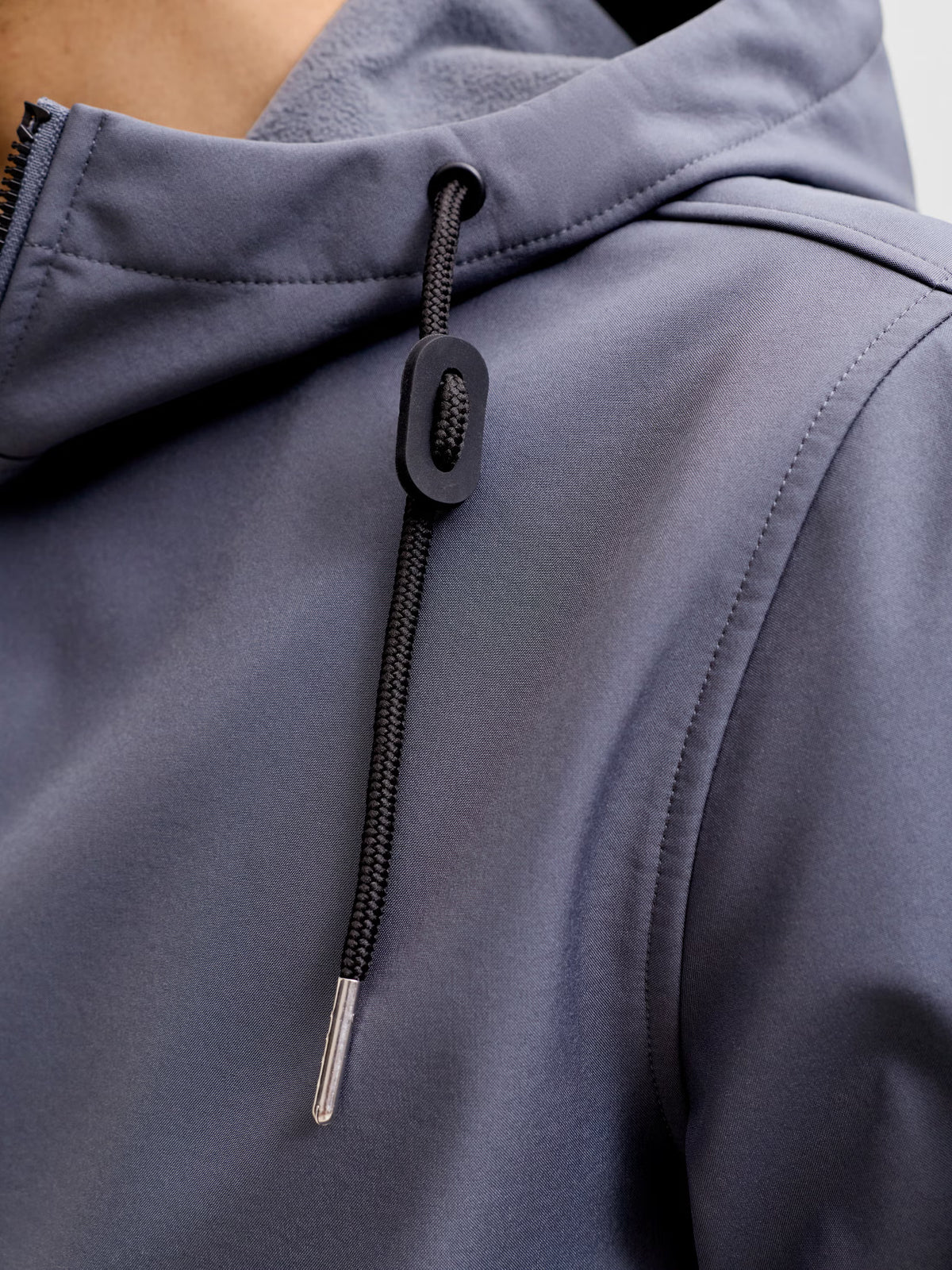 Jack&Jones Basic Softshell Hooded Jacket in Grey / Turbulence
