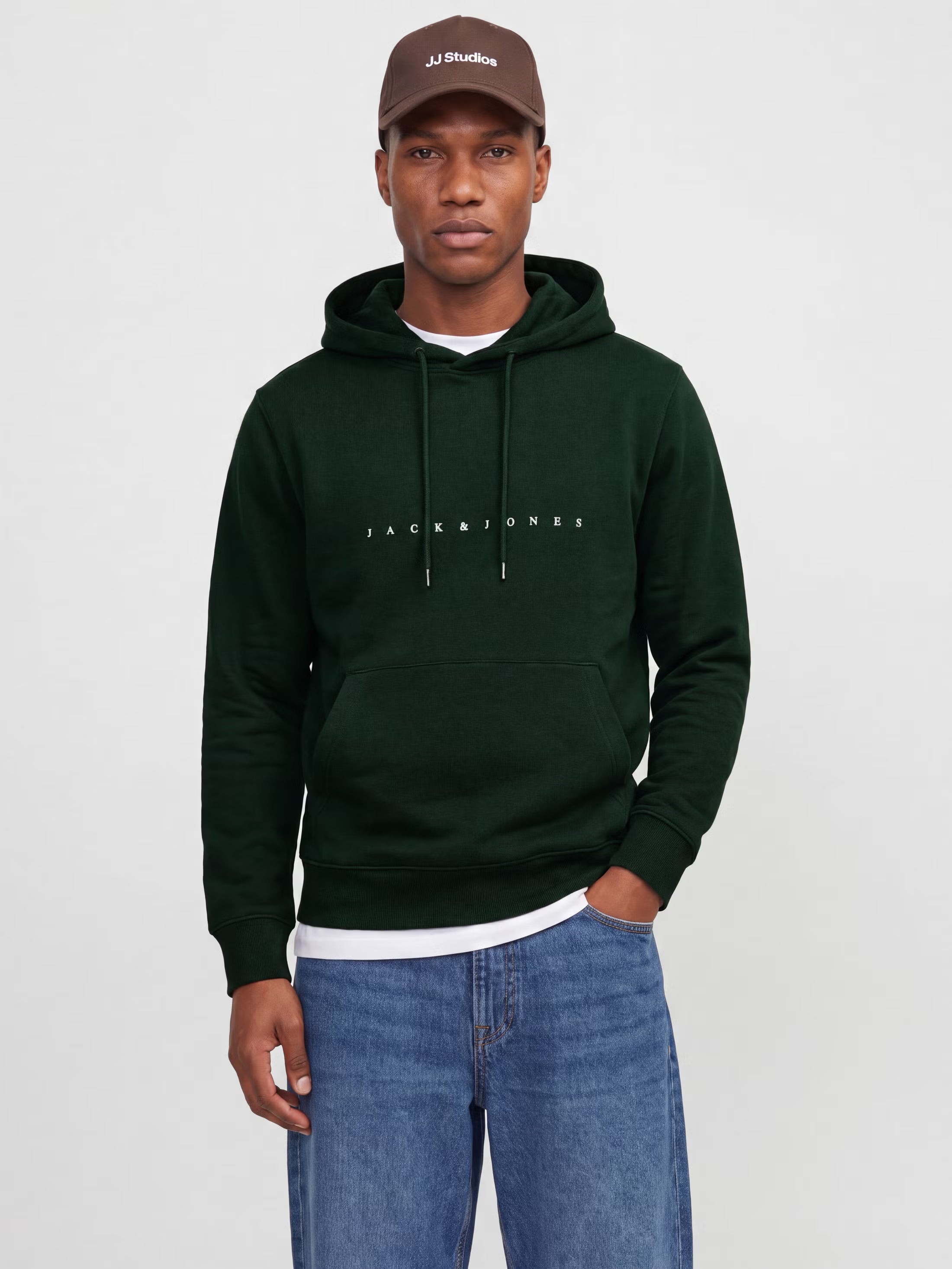 Jack&Jones Star Logo Hoodie in Green / Scarab